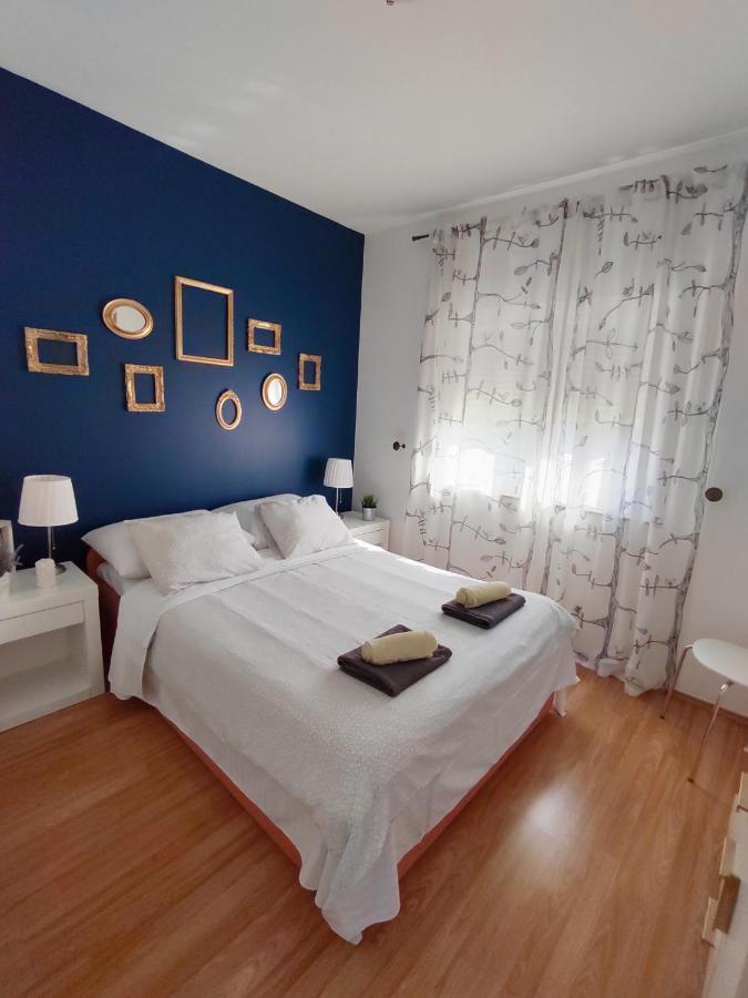 Apartments Karla I Ivano Mandre Exterior photo