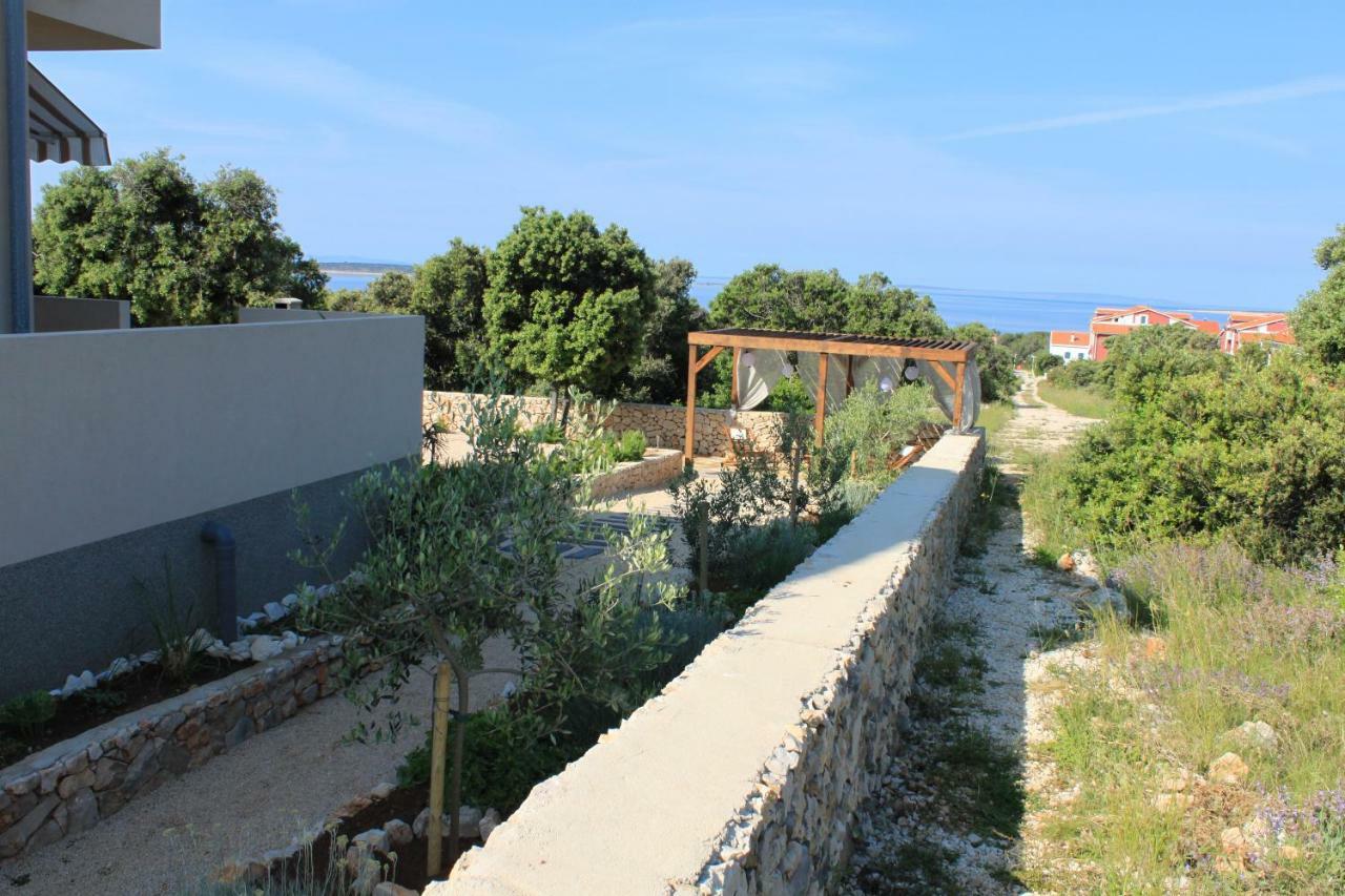 Apartments Karla I Ivano Mandre Exterior photo